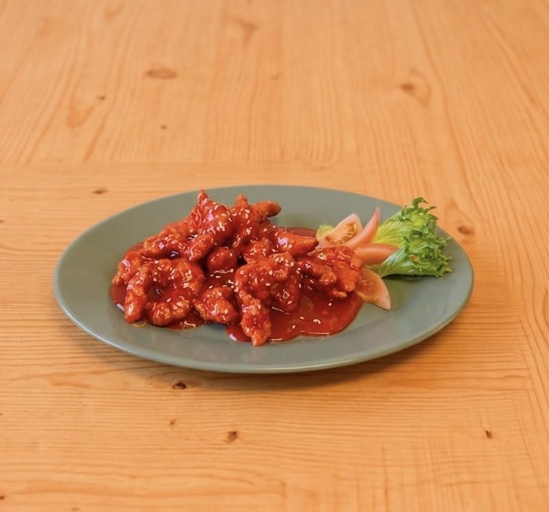 Chilli chicken served at NeChi